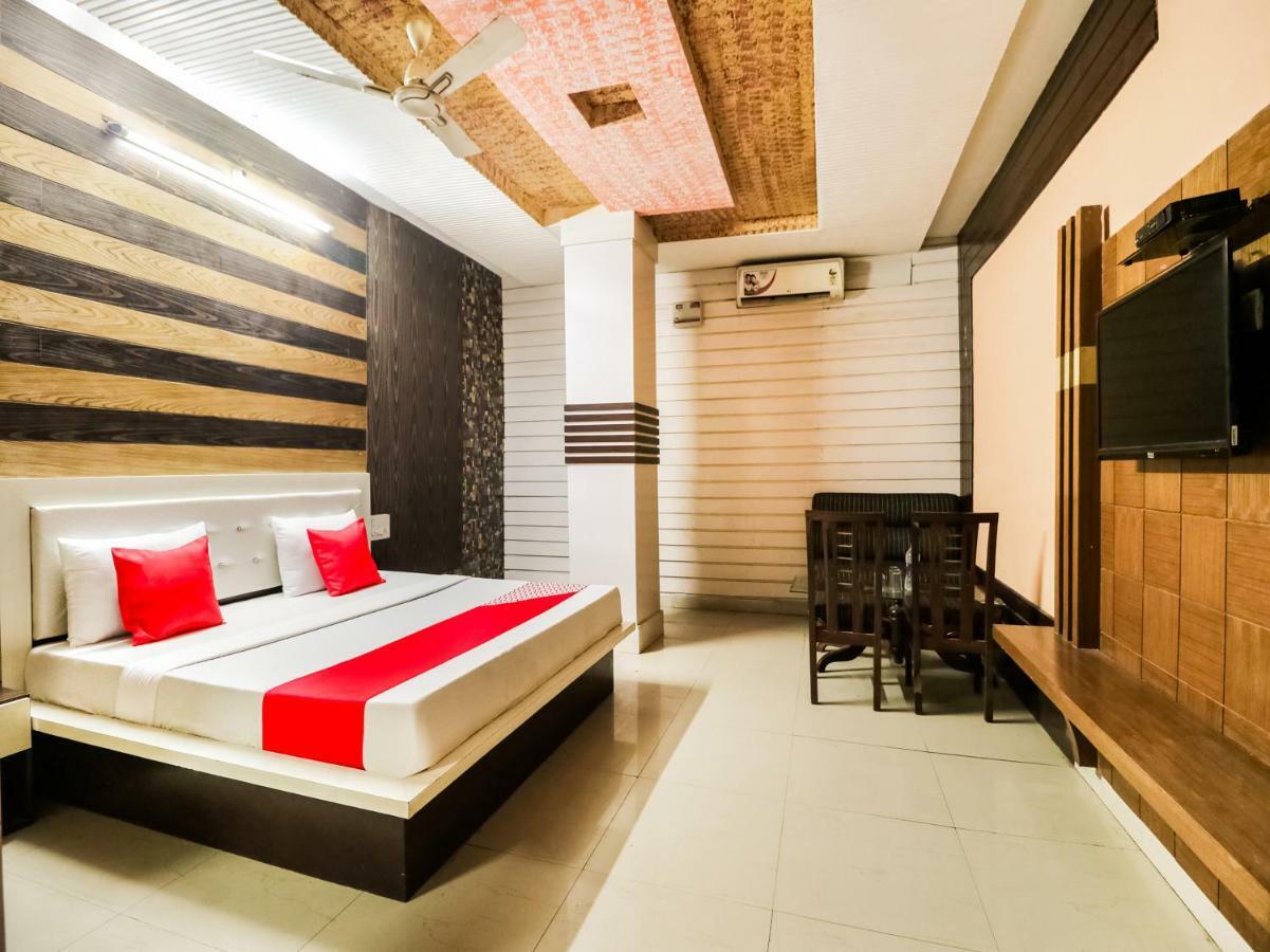 Oyo 47630 Grand Villa Moga Exterior photo